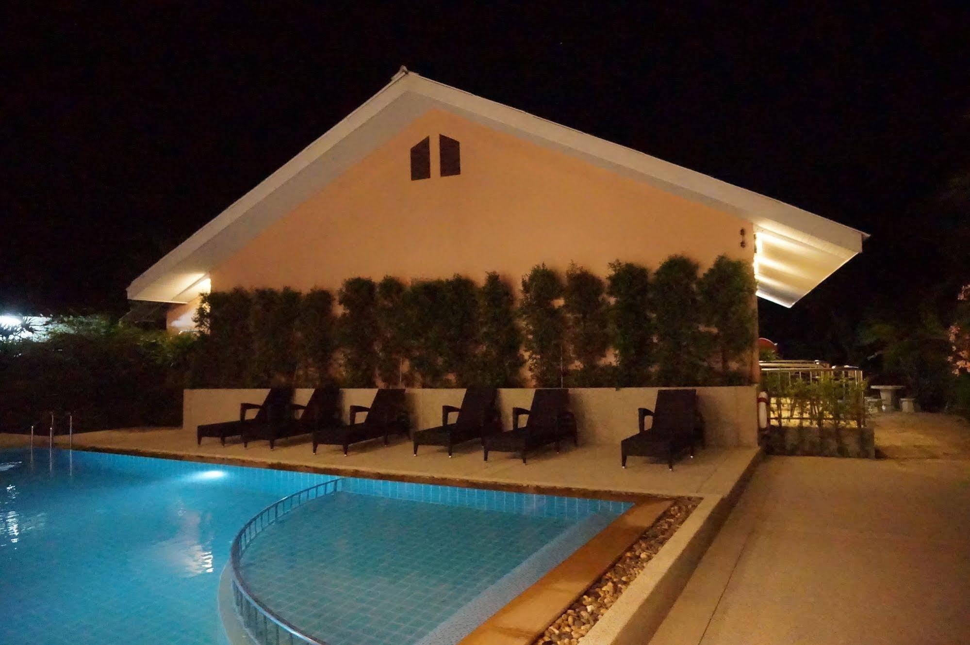 Snowhouse Aonang Krabi Hotell Ao Nang Exteriör bild
