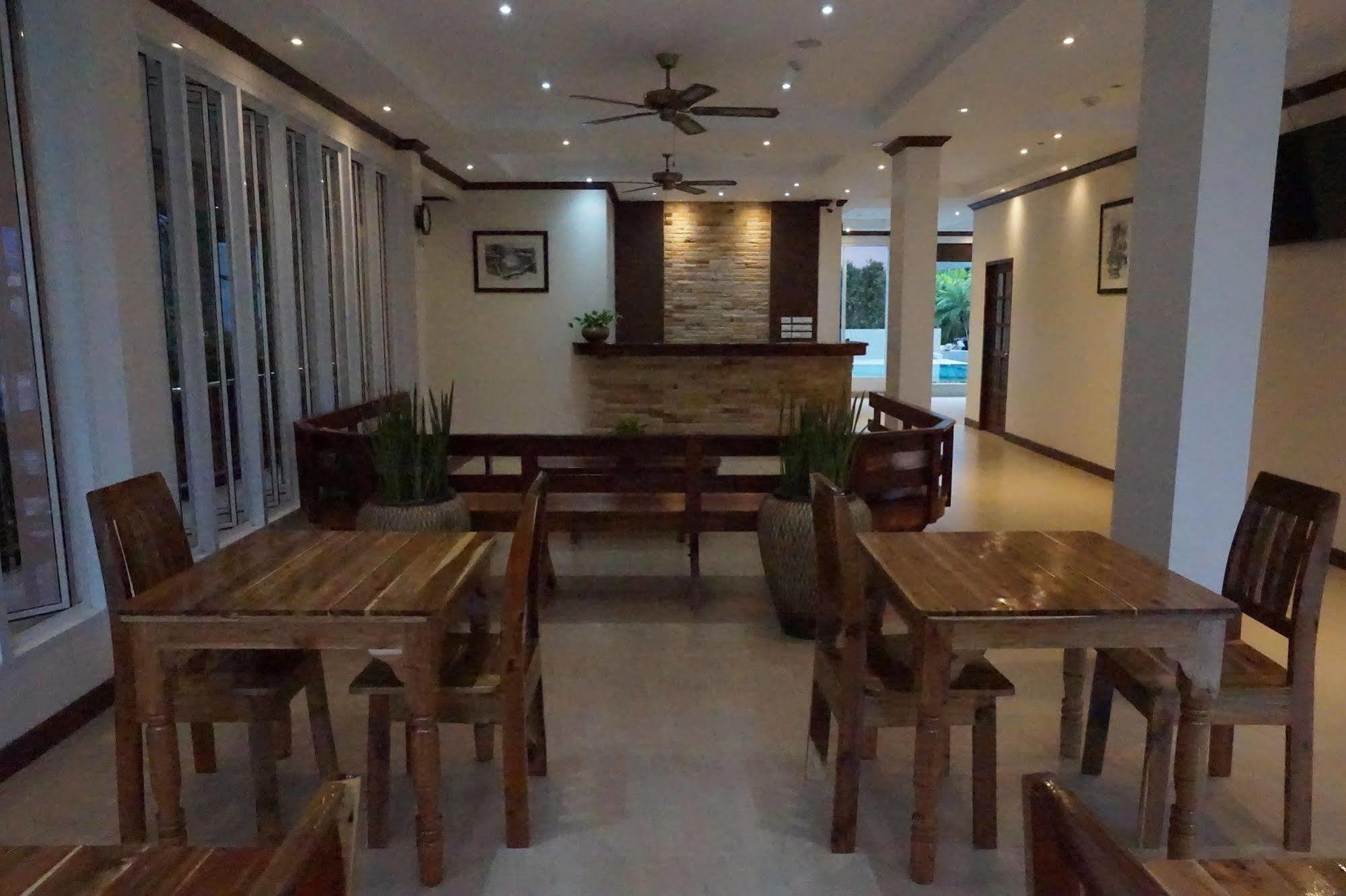 Snowhouse Aonang Krabi Hotell Ao Nang Exteriör bild