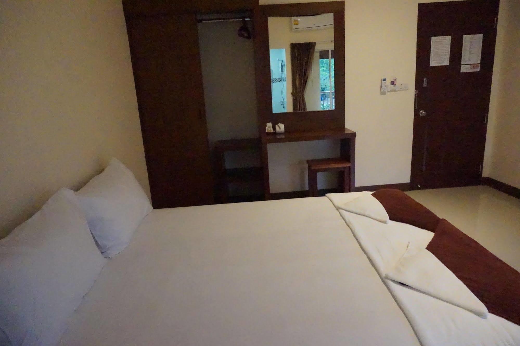 Snowhouse Aonang Krabi Hotell Ao Nang Exteriör bild